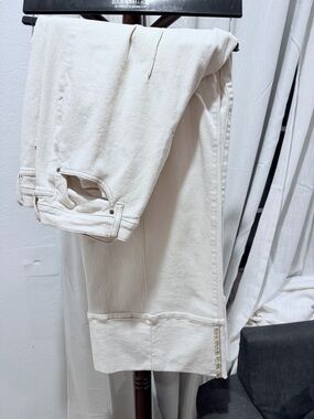 a.n.a High-Rise Wide-Leg Jeans in Cream